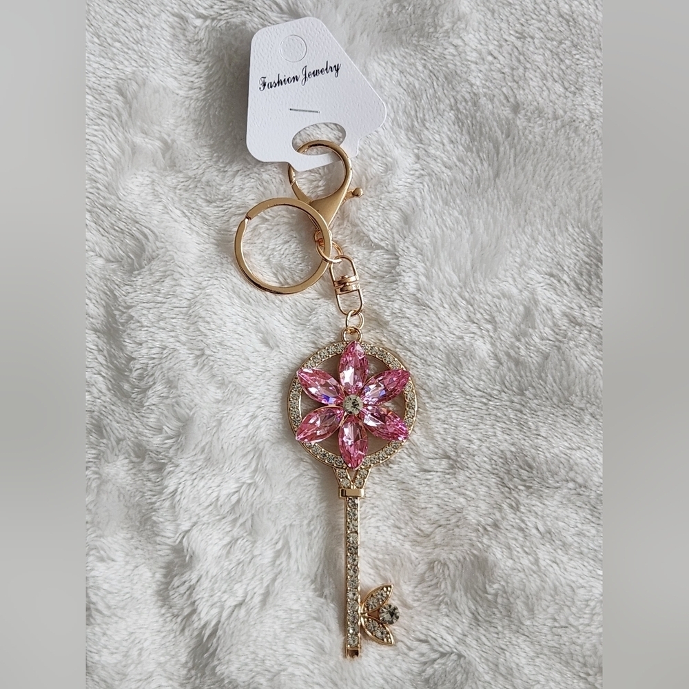 Fashion Jewelry Gold and Pink Floral Key Holder Keychain Bag Charm